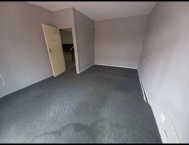 825M² WAREHOUSE FOR SALE IN NORTH END